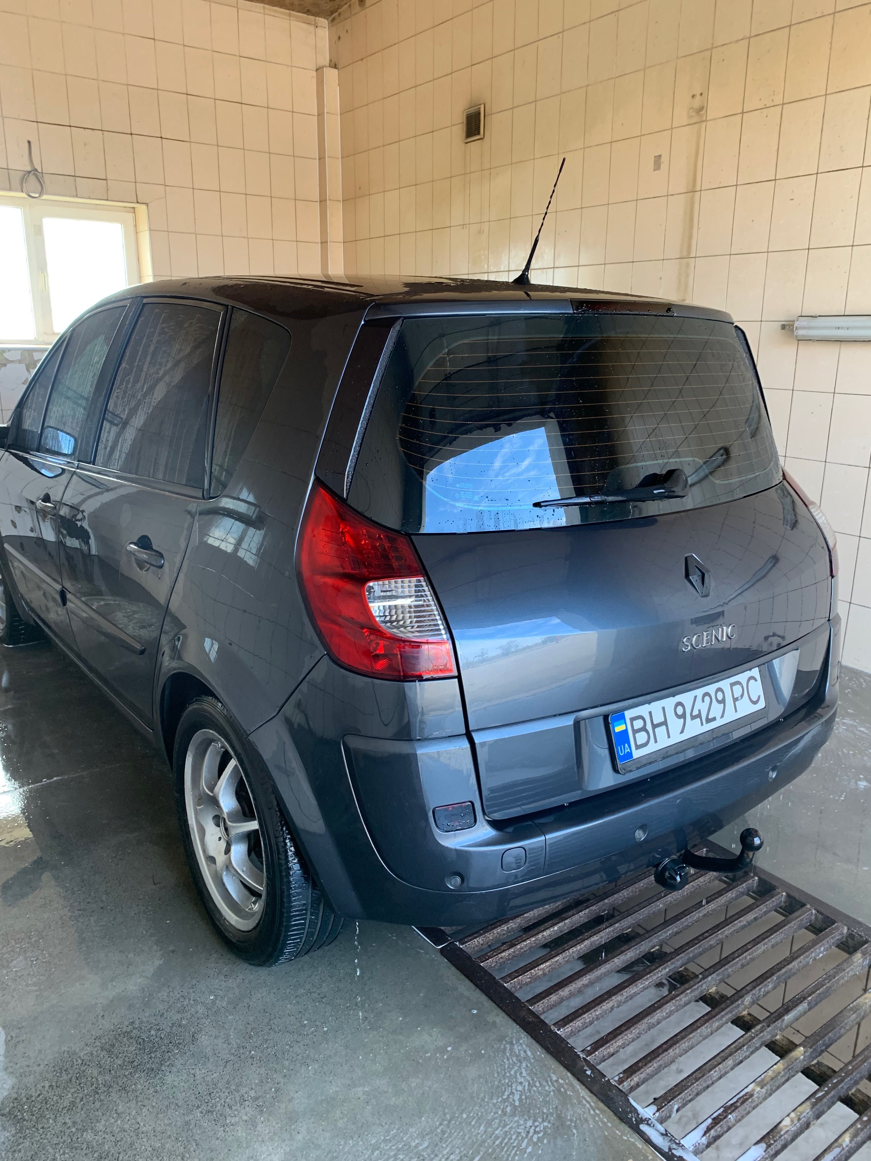 Продам Renault Scenik 2008год Вся в родном окрасе