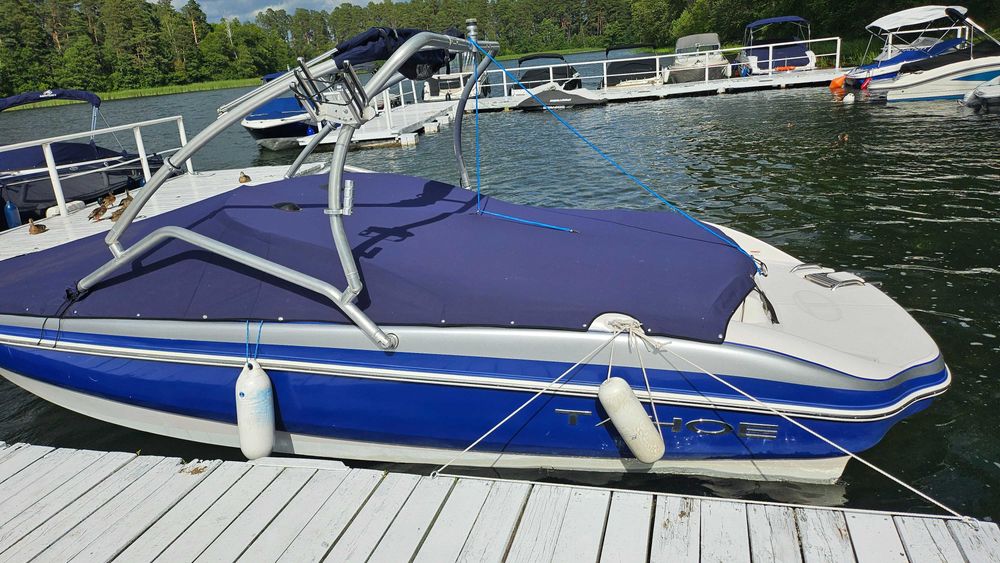 Motorówka Tahoe Q8 do sportów wodnych