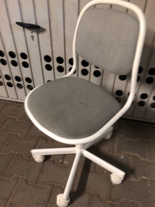 Dziecięce krzesło biurkowe Ikea