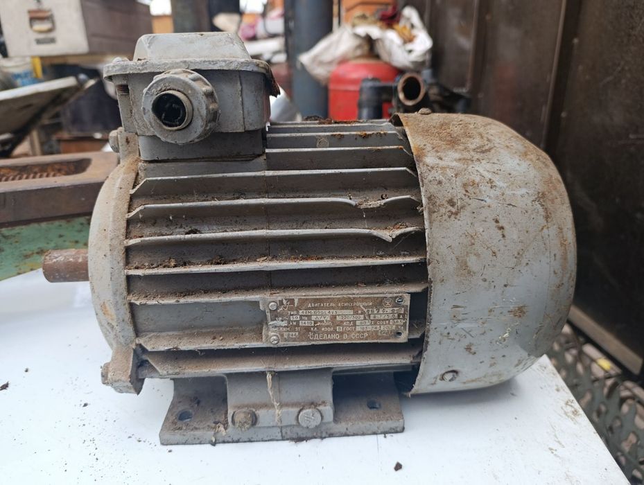 Продам электро двигатель