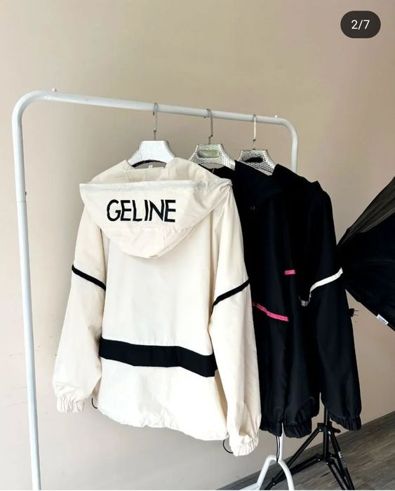 Вітровка куртка жіноча