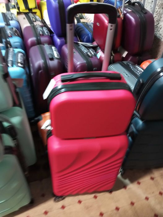 kuferki małe z abs podróżne