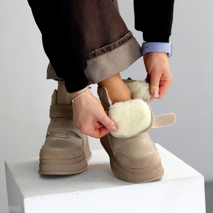 Жіночі шкіряні зимові черевики в кольорах