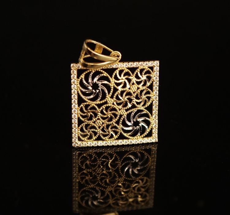 Złoto 585 - złota zawieszka damska kwadrat Promocja 1749zł/1305zł