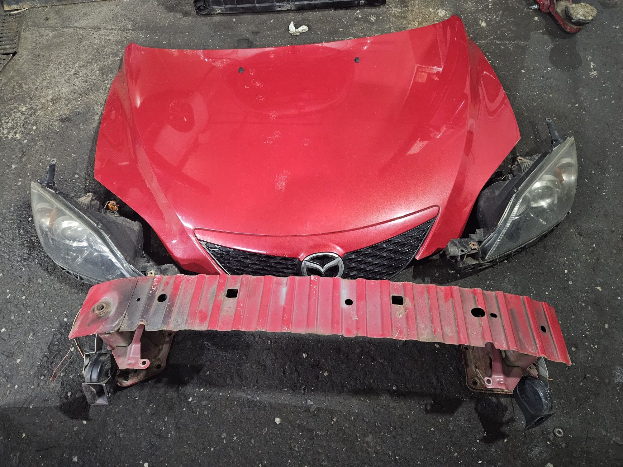 Mazda 3 Maska Zderzak Lampa Pas Chlodnice
