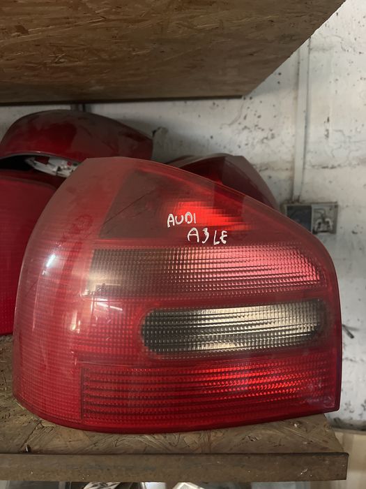 Lampa lewy tyl Audi A3 8L z listwą żarówkową