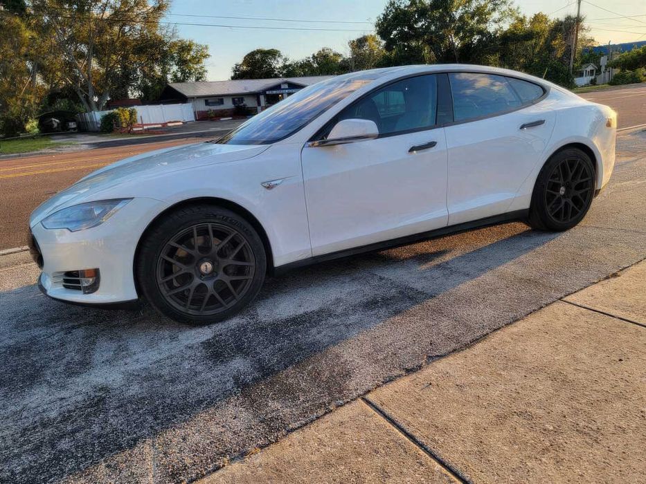 Tesla Model S      2013