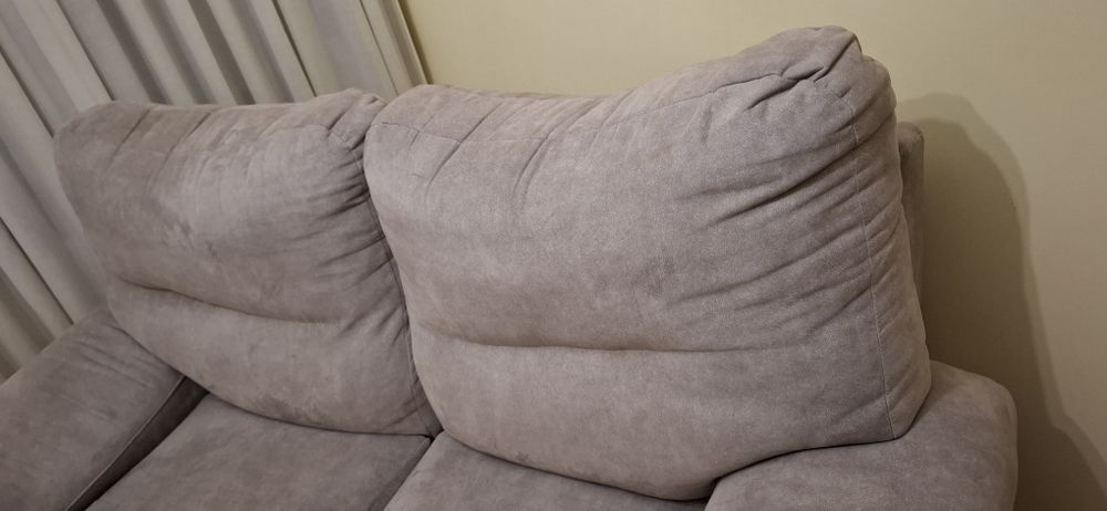 Sofá 2 lugares pele de pêssego