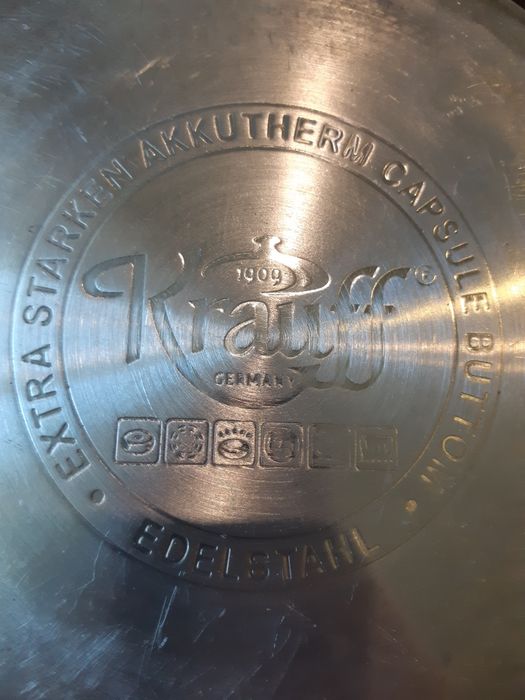 Продам кастрюлю Krauff  нерж  2.5 литра