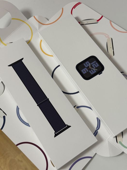 Apple Watch SE (gen 2), midnight, 40 mm, годинник епл вотч