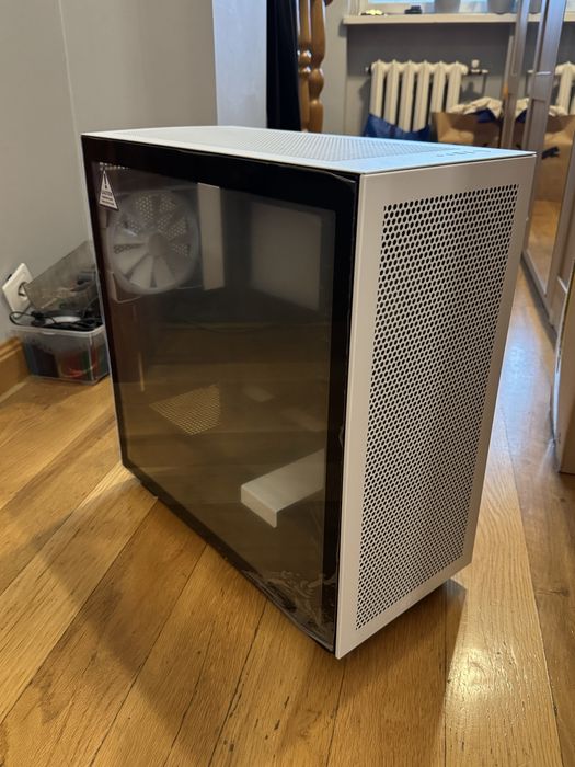 Nzxt h7 flow black and white