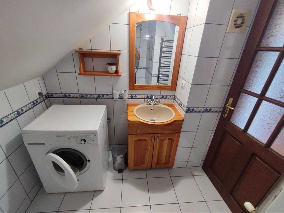 Довгострокова оренда  2 поверхового будинку на вул. Коротка 3