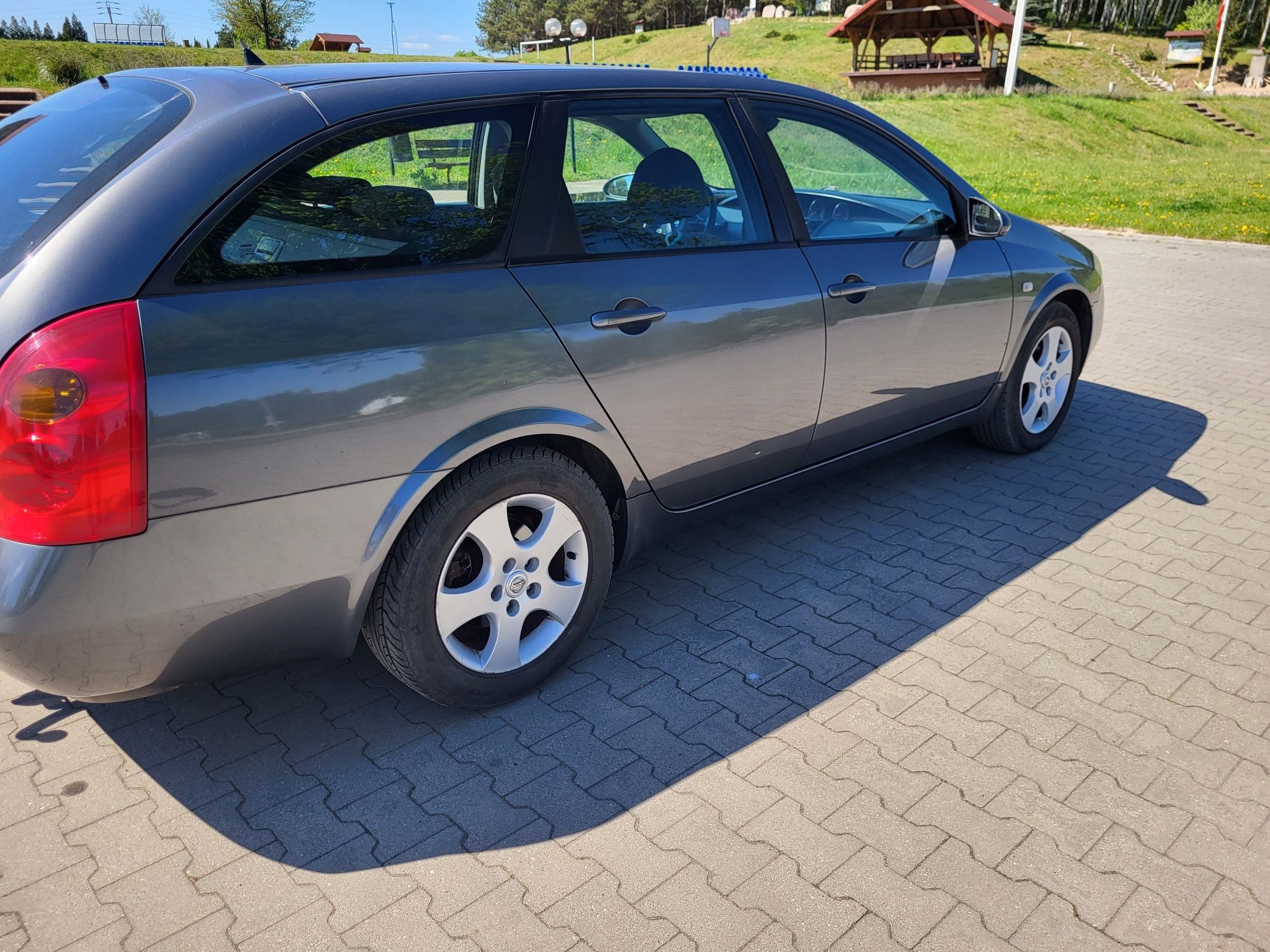 Nissan Primera P12