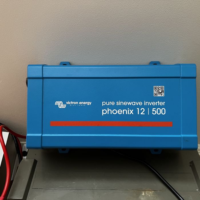 Батарея / акумулятор 12v 110 інвертор Victron Energy 12/230 500VA