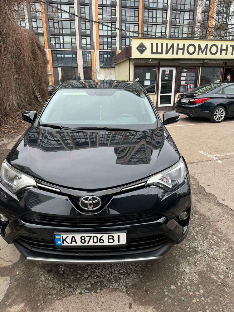 Тойота RAV 4