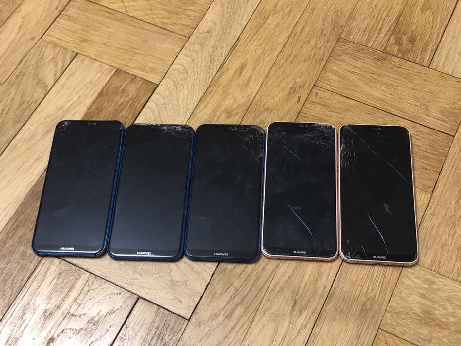 Телефон Huawei P20 lite 4/64gb