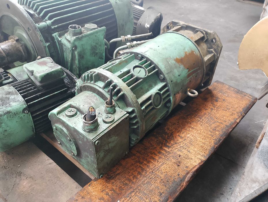 Silnik Prądu Stałego Prądnica Generator Motoreduktor Vem 8,8 KW 210V