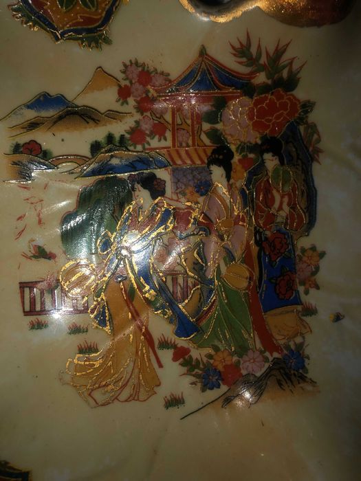 Старовинна японська порцеляна.