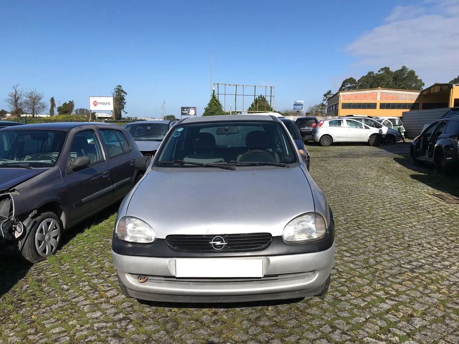 Opel Corsa B 1.2 16V 3P 1998 - Para Peças