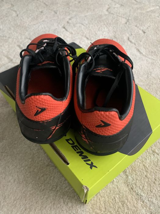 Кросівки сороконіжки в зал 34