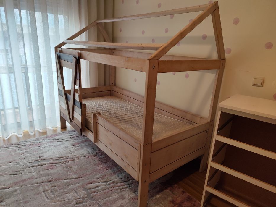 Cama Montessori tipo casinha
