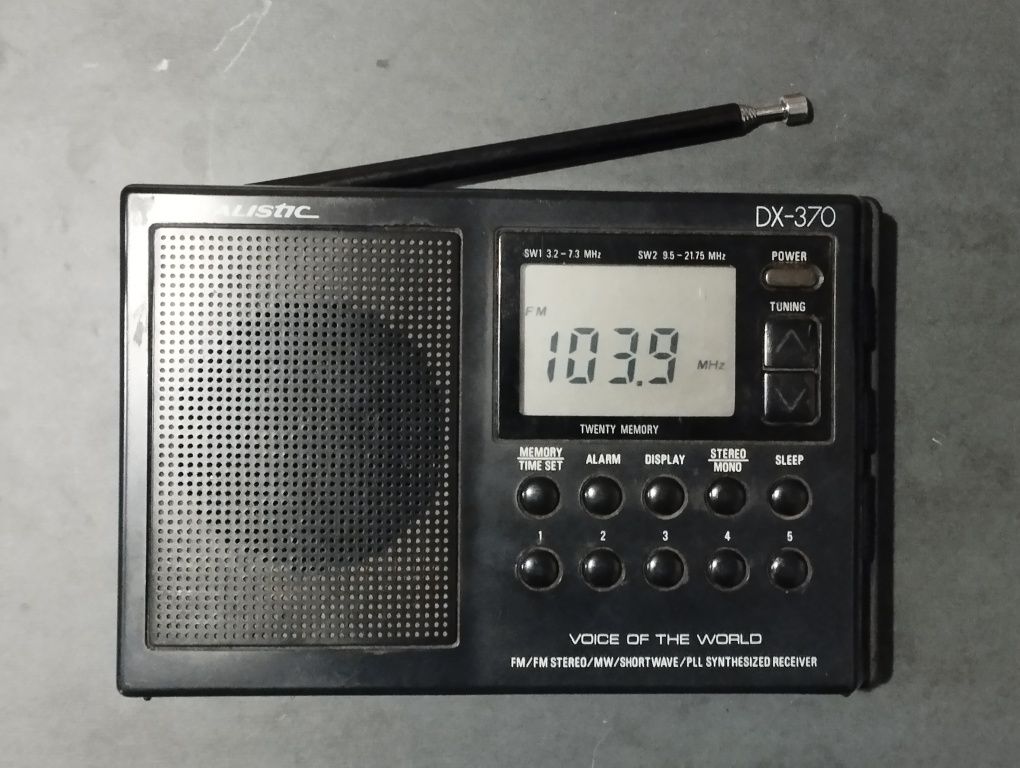 Радиоприемник Realistic DX-370