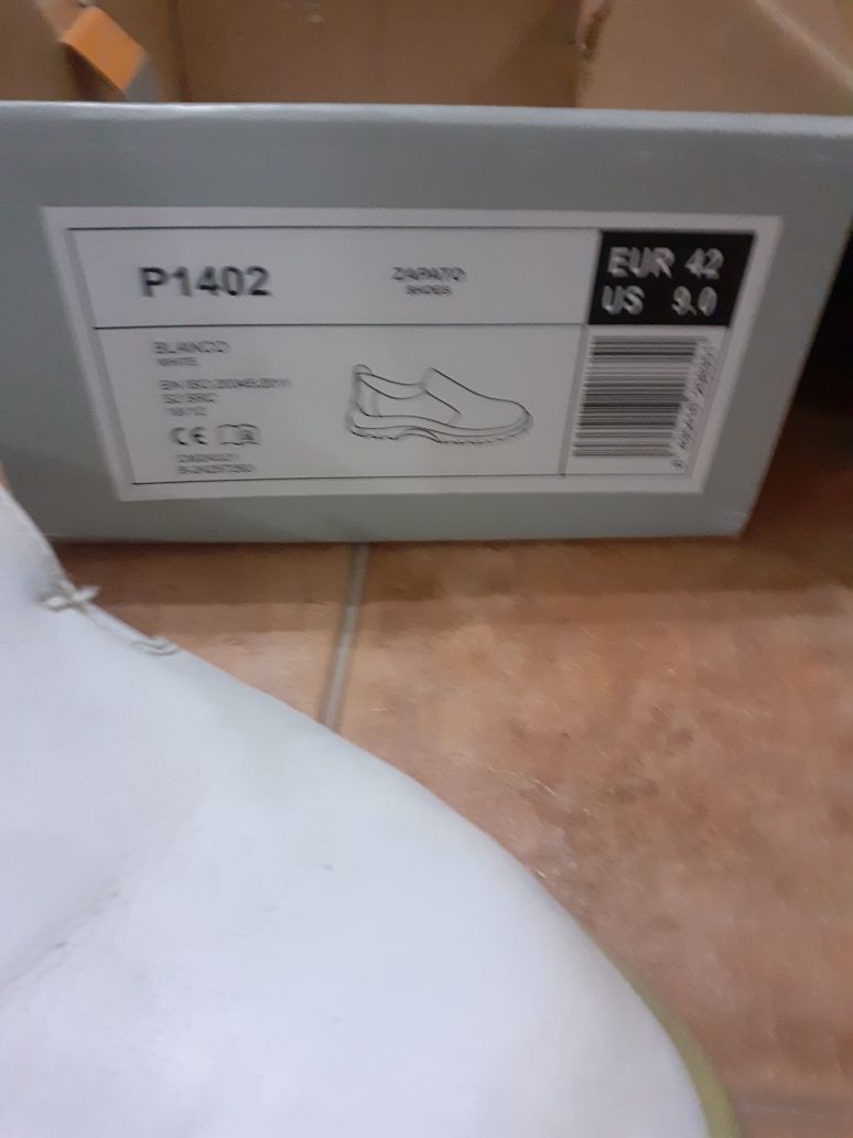 Sapatos de restauração n 42