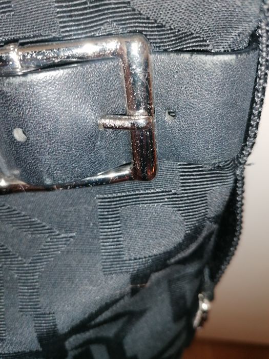 Linda mala DKNY preta