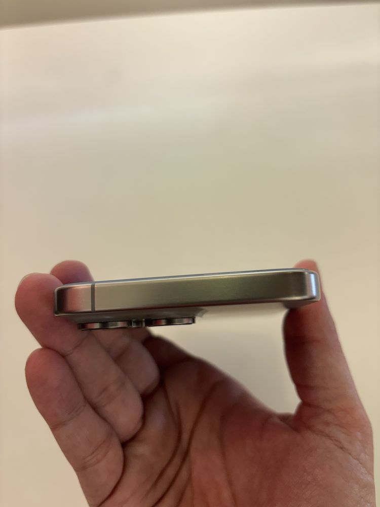 iPhone 15 Pro Max C/Garantia ate 2027
