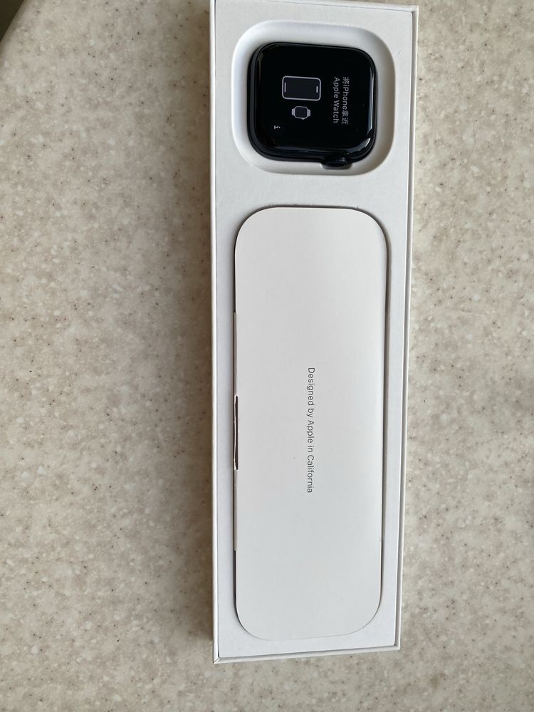 Apple Watch SE (Gen 2) 44 mm