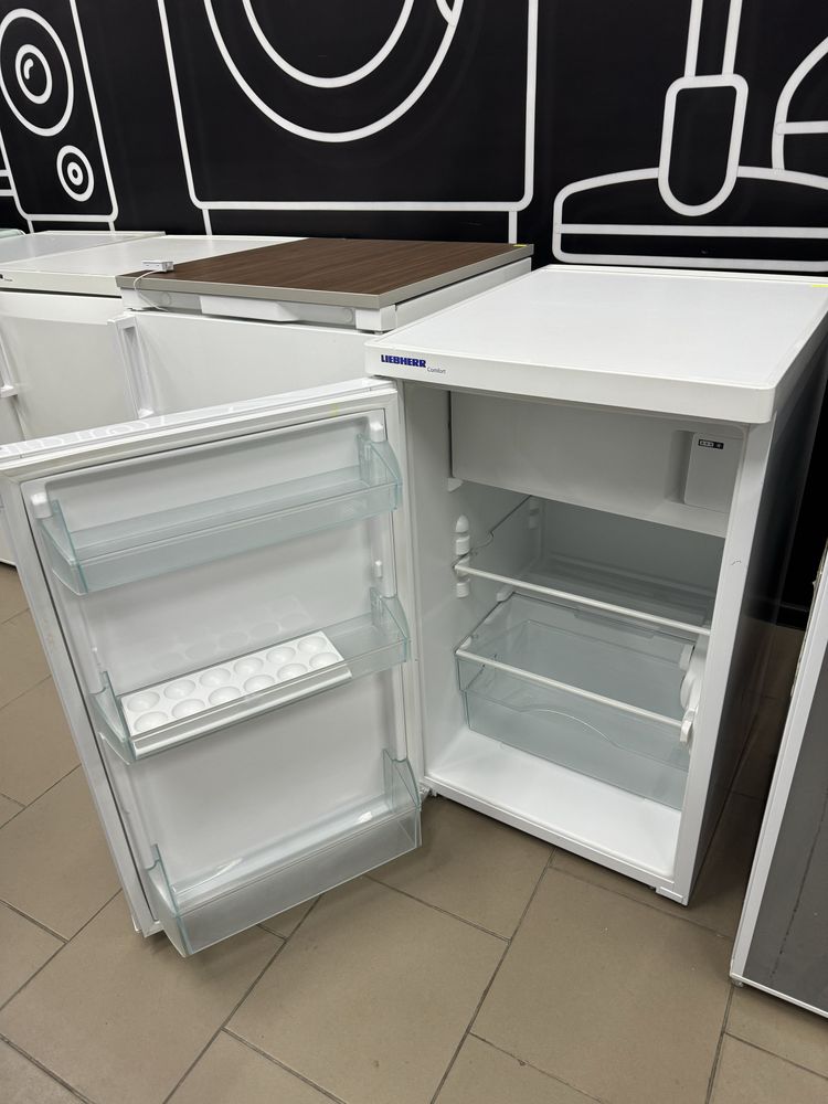 Холодильник вис 85см з Німеччини Гарантія