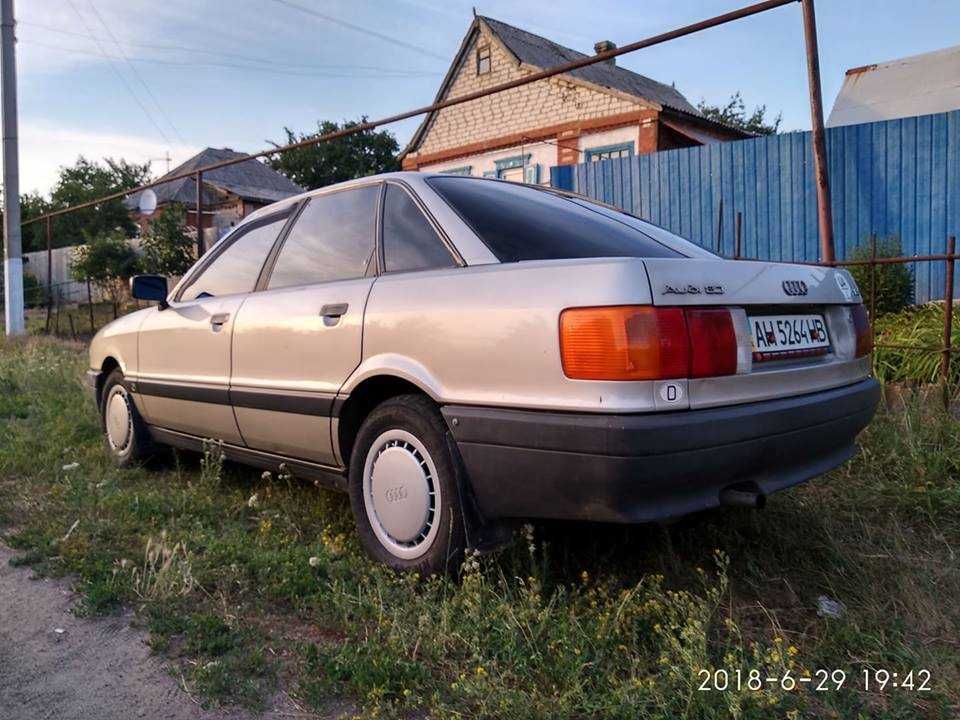 Продам автомобиль Ауди 80 1989 год выпуска.