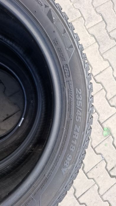 Opony 235/45/18 Kumho Solus 4S HA32