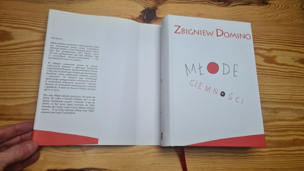 Młode ciemności Zbigniew Domino