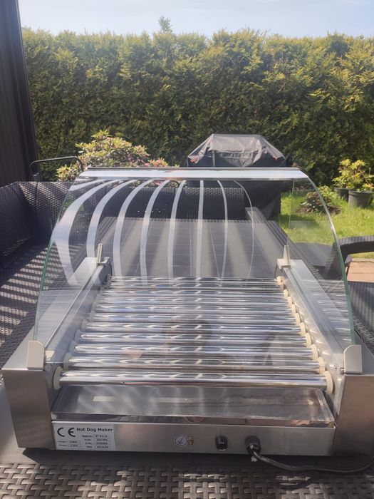 Grill rolkowy do hot dogów