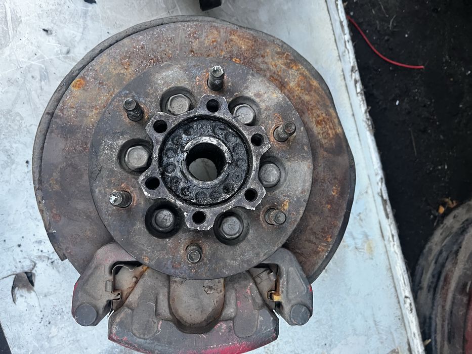 Цапфа опель монтерей, фронтера, ступиця опель монтерей, фронтера