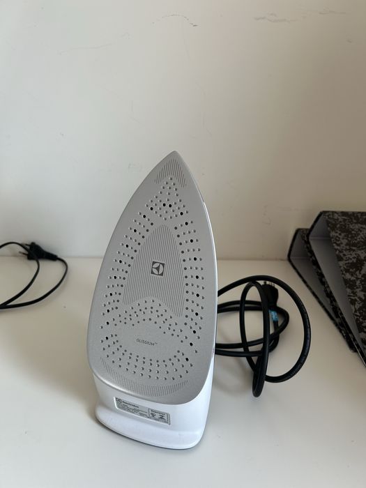 Ferro de engomar Novo