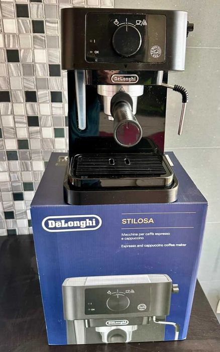 Maquina de café DeLonghi Stilosa - NA CAIXA!