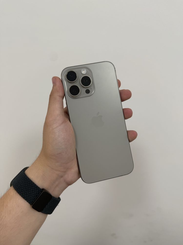 Вживаний Apple iPhone 16 Pro Max 256Gb. (Natural Titanium)