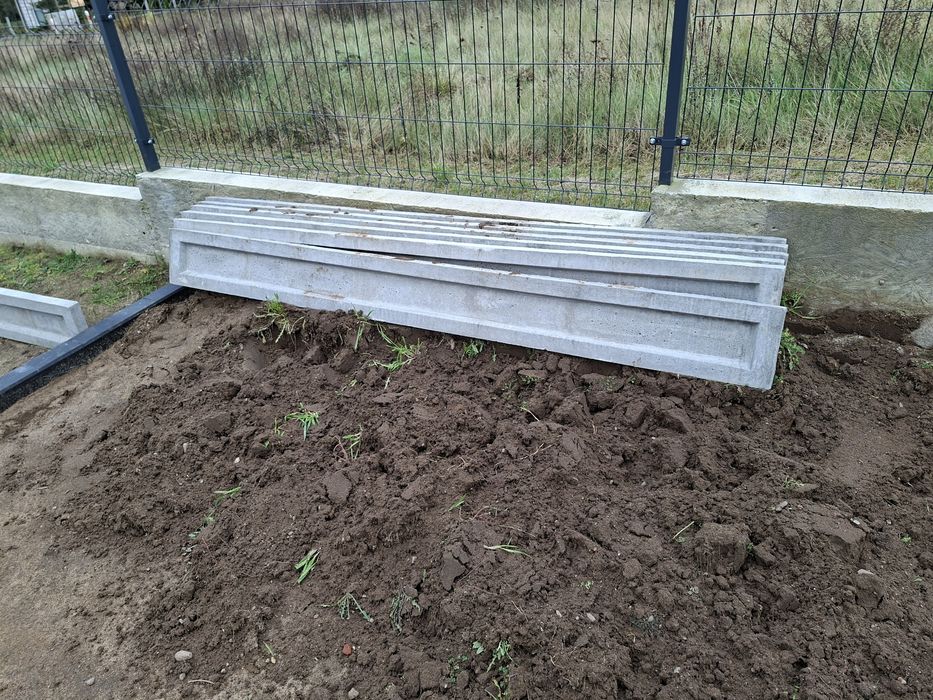 Sprzedam 10 sztuk, Podmurówka betonowa 25x6x250
