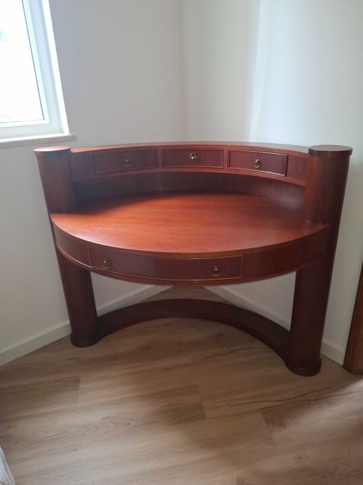 Secretária/Escravaninha Oval do Século XX