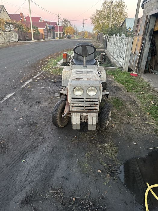 Продам трактор ХТЗ т012 с прицепом