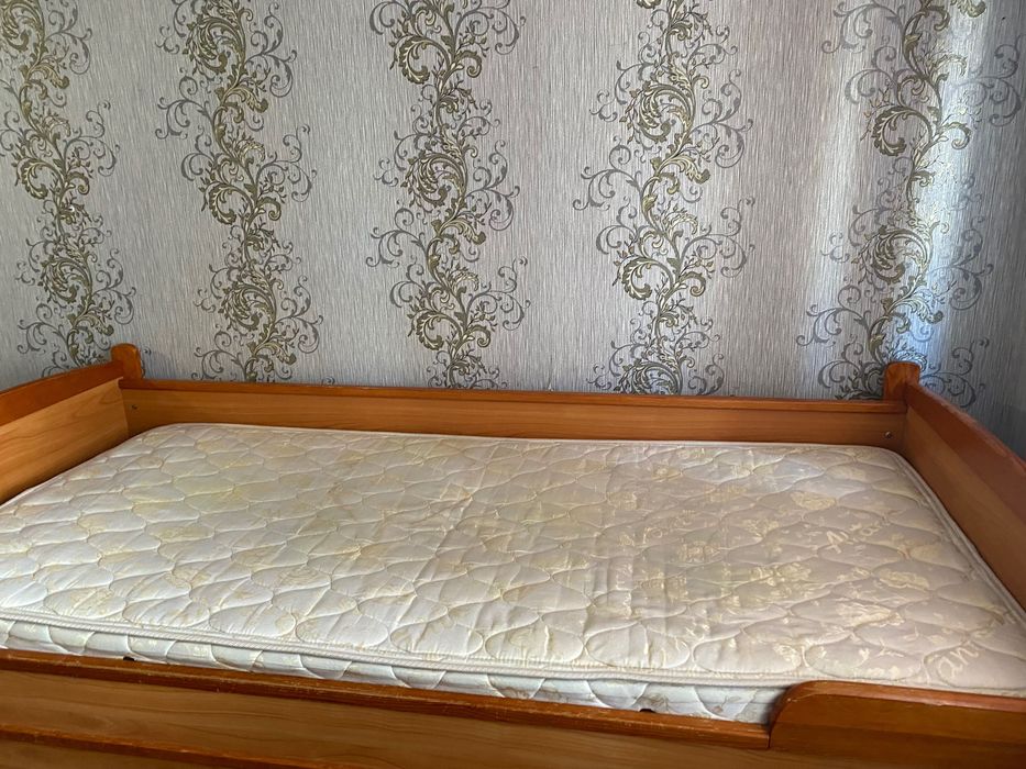 Дуже класне ліжко в гарному стані)телефонуйте роскажу детальніше