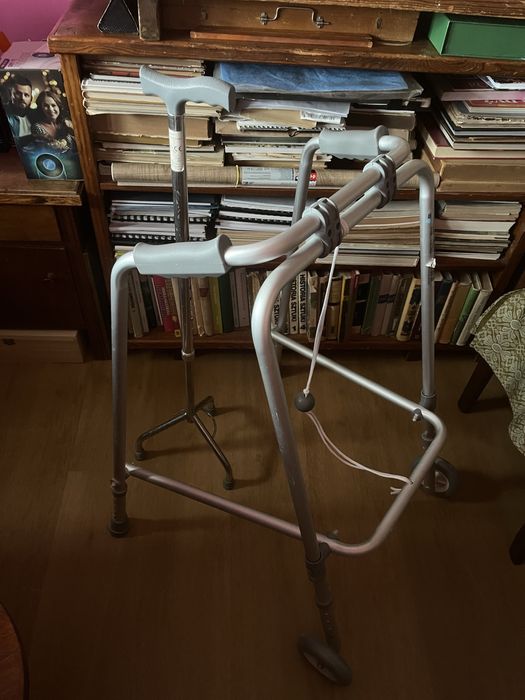 Balkonik i trójnóg. Nie uzywane. Oddam za darmo
