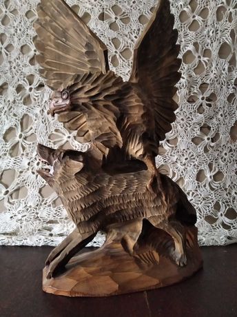 Сувенир,статуэтка "Орёл и волк"