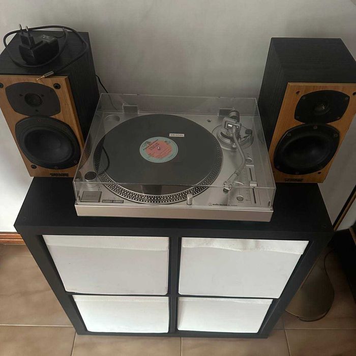 Audio-technica Gira-Discos + Colunas