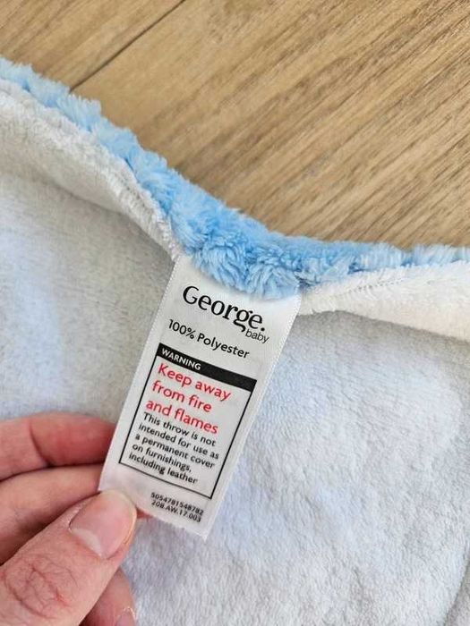 Kocyk z kapturkiem dla chłopca George – bardzo dobry stan