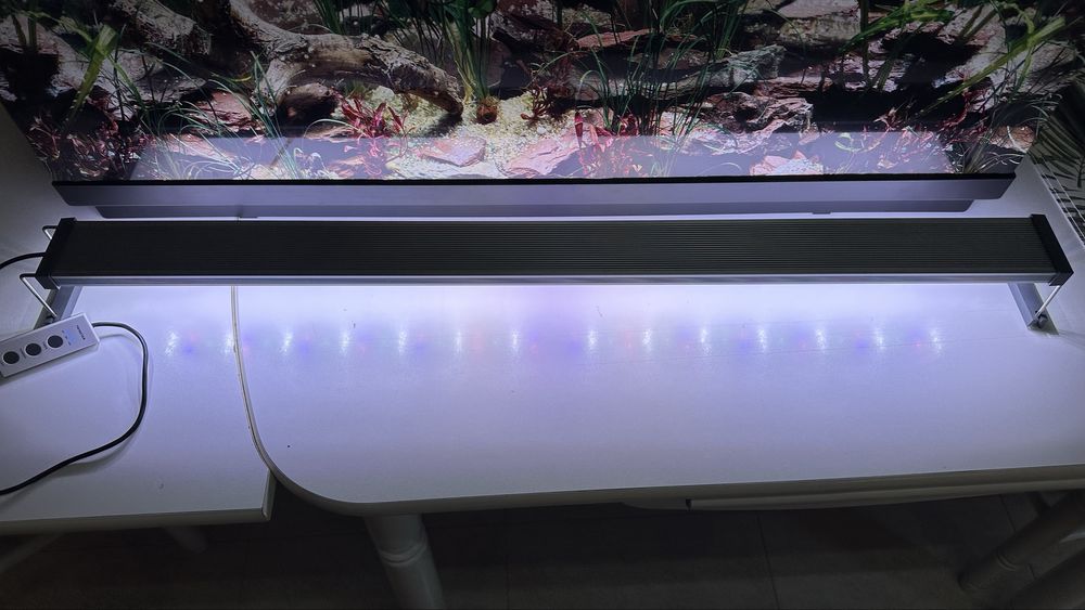 LUMINÁRIA LED TWINSTAR B-LINE 90B - 80 CM A 100 CM