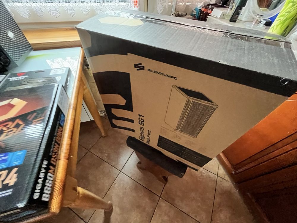 Komputer stacjonarny z monitorem i5 32 GB RAM SSD 1 TB Win11
