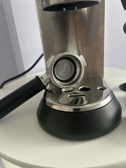 Ekspres do kawy DeLonghi EC685, stan bardzo dobry